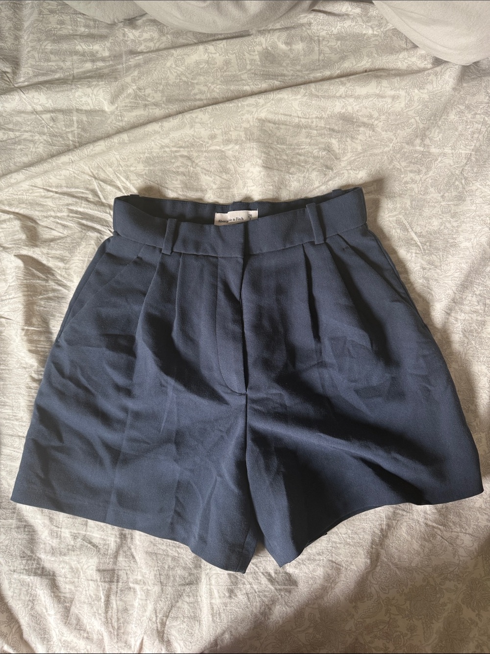 Abercrombie & Fitch Navy High-Waist Pleated Women’s Shorts